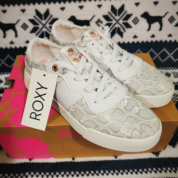 Roxy Womens Sneakers Size 9,  New With Tags - Picture 2 of 4